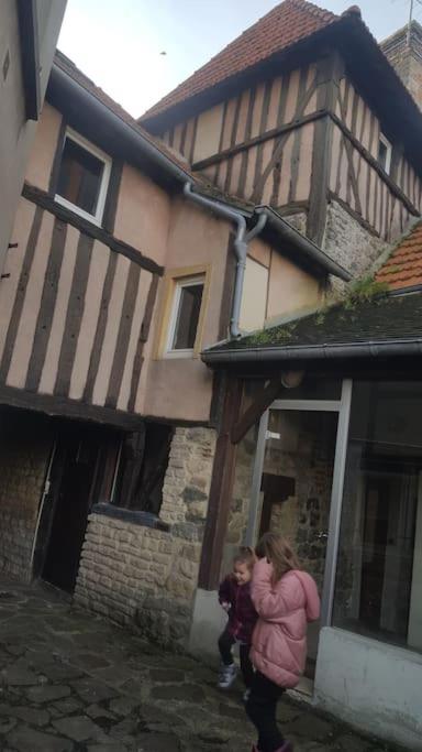 Appt De Charme En Plein Coeur Historique Apartment Dives-sur-Mer Luaran gambar