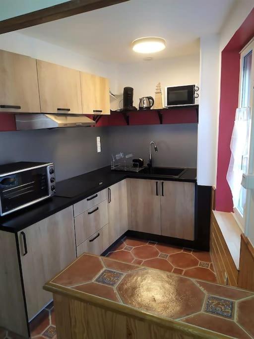 Appt De Charme En Plein Coeur Historique Apartment Dives-sur-Mer Luaran gambar
